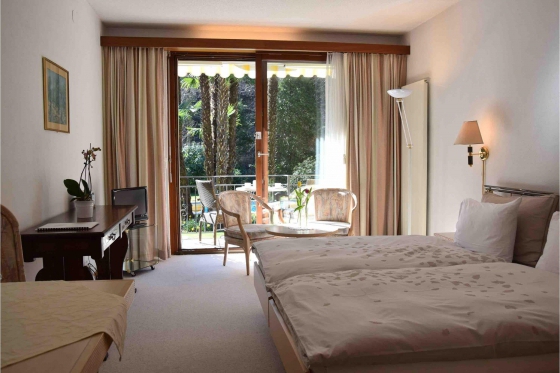 Übernachtung im Tessin - 3* Villa Siesta Park Losone 1 