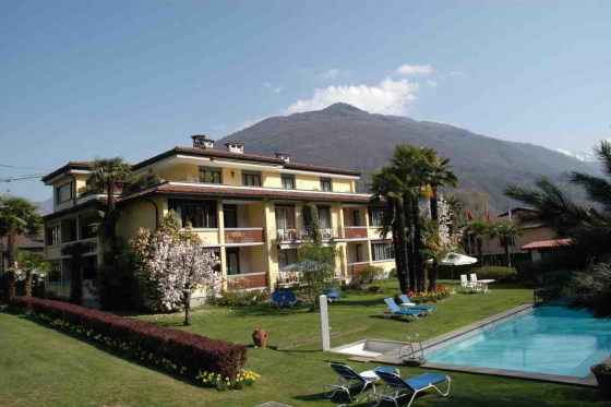 Übernachtung im Tessin - 3* Villa Siesta Park Losone 8 