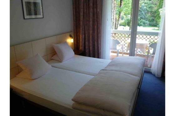 Übernachtung im Tessin - 3* Villa Siesta Park Losone 10 