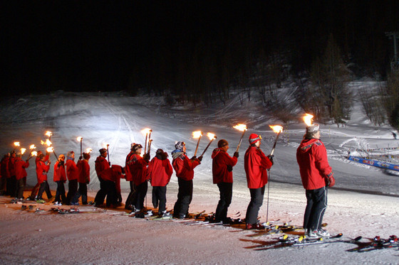 Descente à ski aux flambeaux - avec fondue dans le Valais  
