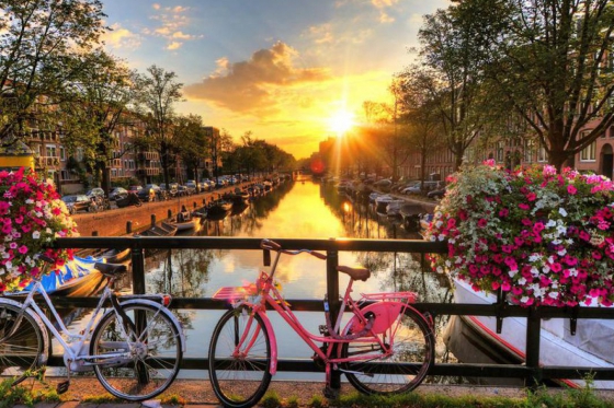 Amsterdam Kurztrip - Grachten, Stars und Bier für 2 Personen  