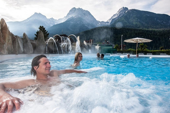 Badespass im Unterengadin - 1 Nacht im Hotel Belvair inkl. Eintritt ins Engadin Bad Scuol 1 