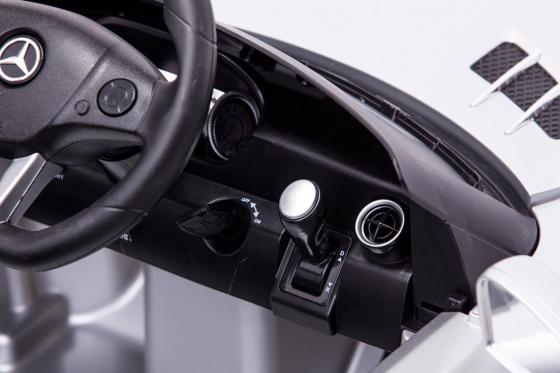 Mercedes-Benz SLS AMG - voiture électrique 8 