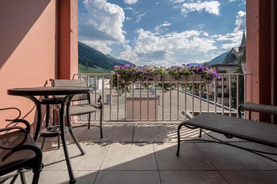 DAVOS: Hotel u. Skipass für 2 - inkl. Wellness Eintritt 4 