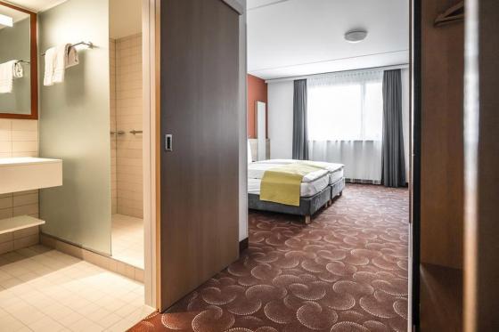 DAVOS: Hotel u. Skipass für 2 - 2-Tageskarte und Wellness 3 