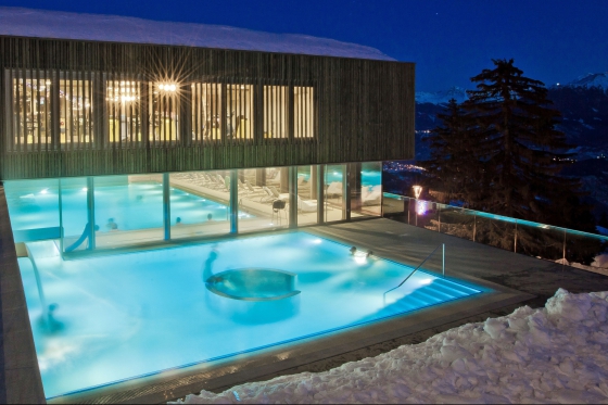 Journée bien-être au Spa d'Anzère - Bains thermaux, massage et soin du visage 1 