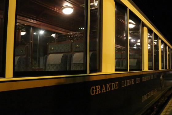 Trouvez le coupable ! - Repas spectacle pour 2 personnes | sans forfait boissons 4 