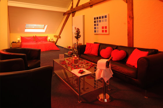 Loveroom romantique pour 2 - incl. dîner de 4 plats aux chandelles 2 