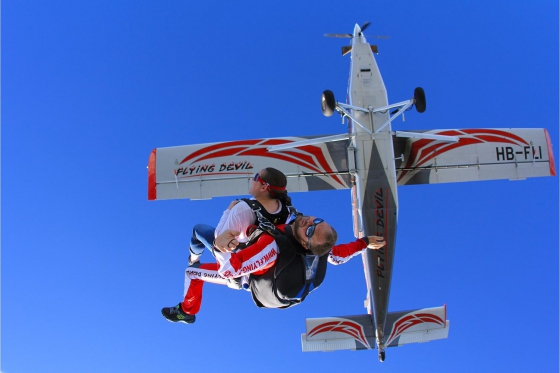 Saut en parachute - VD / FR / VS 3 