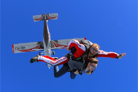 Saut en parachute - VD / FR / VS 4 