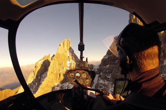 Aux commandes d'un hélicoptère  - 20min de pilotage depuis Bex + 15min de briefing 1 