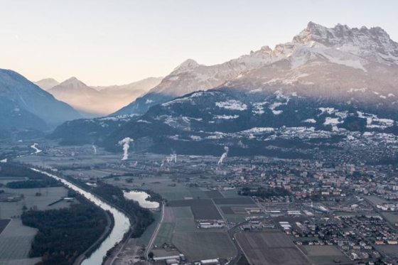 Aux commandes d'un hélicoptère  - 20min de pilotage depuis Bex + 15min de briefing 4 