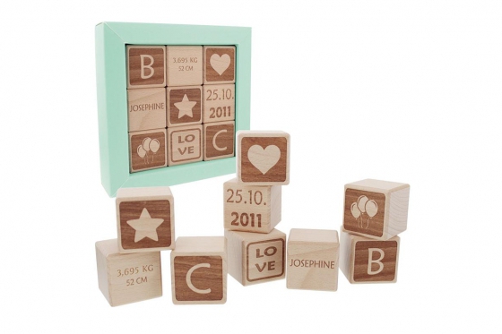 Cubes en bois pour bébé - personnalisables  