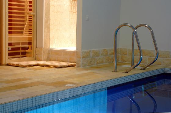 Übernachtung in Le Locle - 1 Übernachtung, beheiztes Hallenbad, Sauna und Frühstück 4 