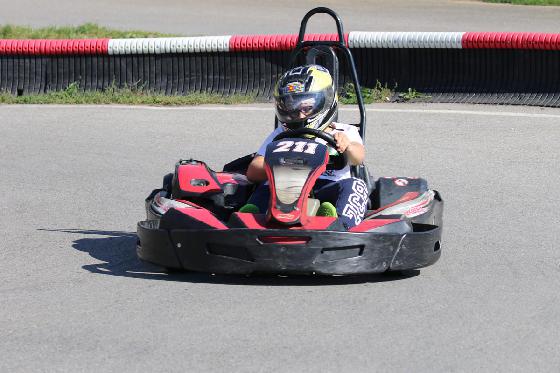 3 séances de 10 minutes de karting - Pour 1 adulte (dès 14 ans) 6 