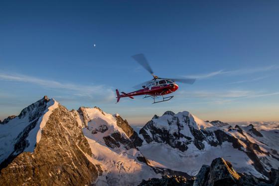 Vol en hélico et menu à 5 plats - Pour 2 personnes à Saint-Moritz  