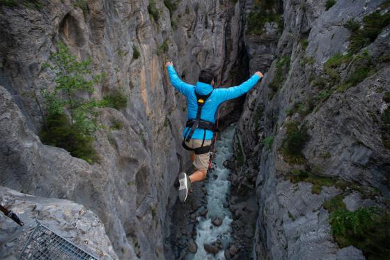 Canyon Swing dans les gorges - Un saut de 90 mètres dans le vide   
