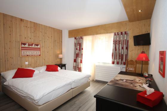 Sommer-Auszeit in Zinal - 1 Nacht für 2 Personen im Doppelzimmer mit Halbpension 1 
