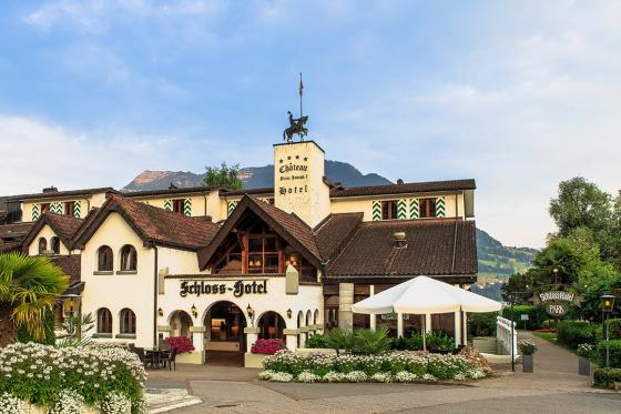 Schloss-Hotel Übernachtung - mit Sicht auf den Vierwaldstättersee  