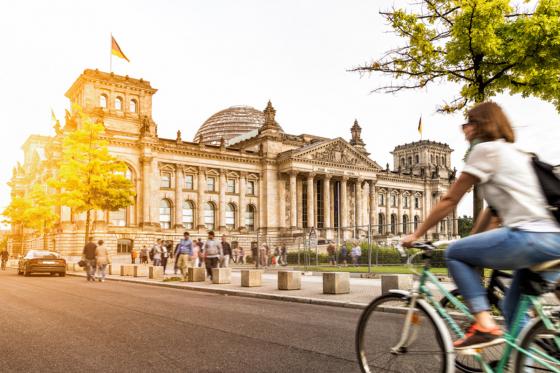 Berlin Städtetrip - inkl. 2 Übernachtungen, Bootsfahrt und Berliner Fernsehturm Tickets  3 