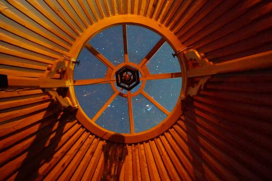 Jurten Übernachtung - 1 Nacht in der 5 Billionen Sterne Panorama Jurte | 3 Personen 14 