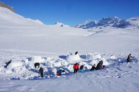 Übernachtung im Iglu - mit Schneeschuhwanderung im Fackelschein und Schlittelplausch 6 