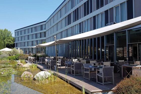 Séjour « Candle Light » pour deux - en chambre Moderne vue jardin, verre de bienvenue et demi-pension 4 