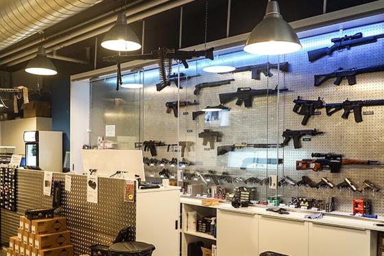 Indoor Schiessanlage - 3 Waffen nach Wahl, Mi-Fr 2 