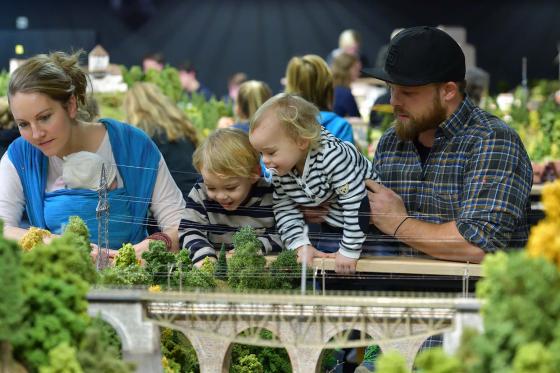 Miniaturwelt Smilestones - Spannender Familienausflug 1 