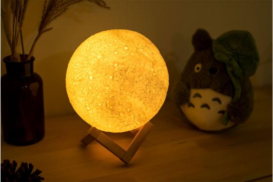 Veilleuse Lune - changement en 7 couleurs 2 