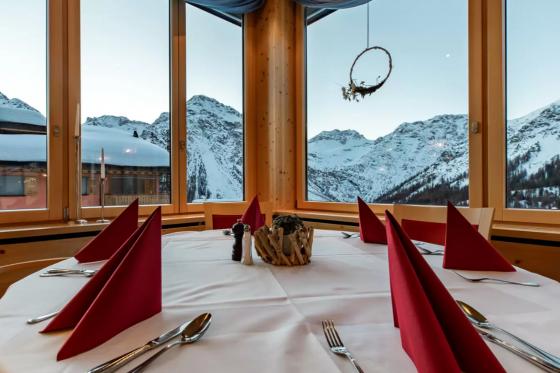 1 Nacht im Wellnesshotel - inkl. 5-Gang-Menü + Arosa all inclusive Card |Sommer 12 