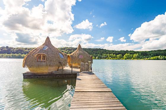 Pernottare in una capanna sull'acqua - 1 notte con colazione per 2 persone 2 
