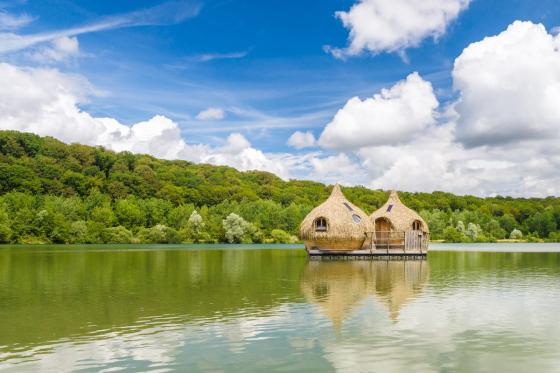 Pernottare in una capanna sull'acqua - 1 notte con colazione per 2 persone 3 