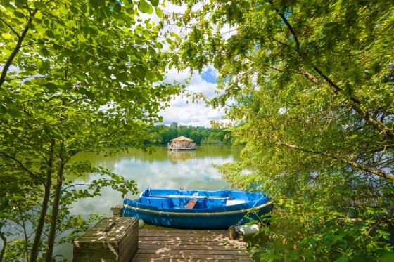 Pernottare in una capanna sull'acqua - 1 notte con colazione per 2 persone 7 