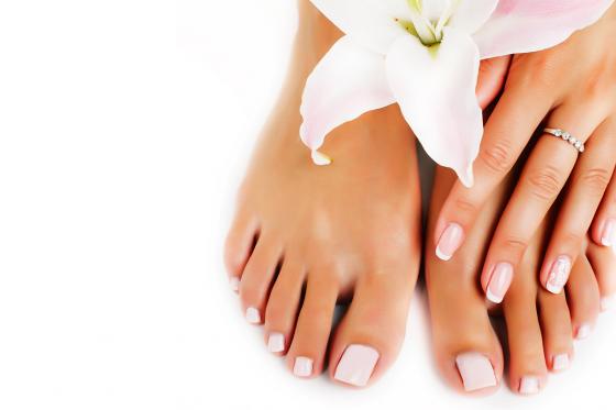 Maniküre und Pediküre - inkl. Willkommensgetränk  