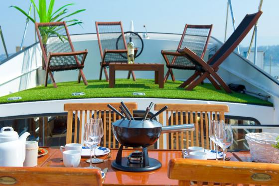 Nuitée dans un bateau de luxe - Nuit dans un bateau privé avec une bouteille de vin 5 