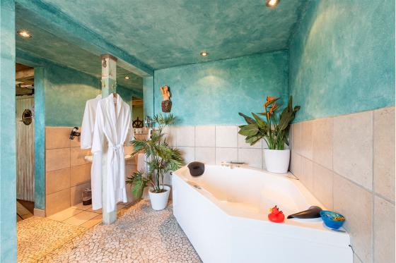 Privat-Wellness in eigener Suite - inkl. Übernachtung in der Bounty Beach Suite & 3-Gang Menü 4 