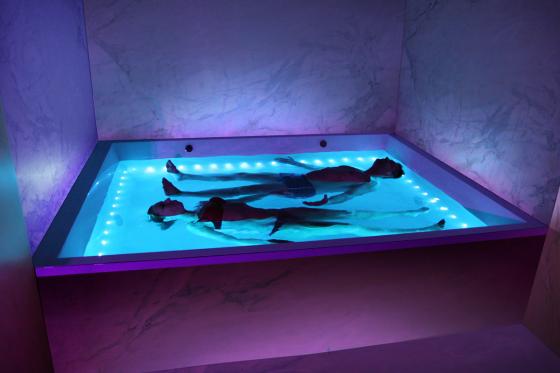 Floating zu zweit - 1 Stunde Schwerelosigkeit für 2 Personen  