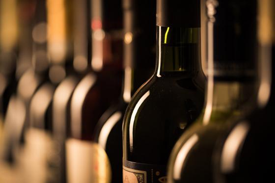 Visite du vignoble à Fully (VS) - dégustation de vin, tapas du Valais et verre à vin souvenir 3 