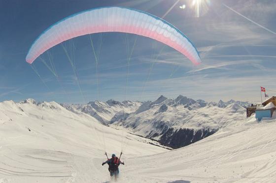 Nuit dans un igloo pour 2 - & parapente pour 1 personne à Davos 10 