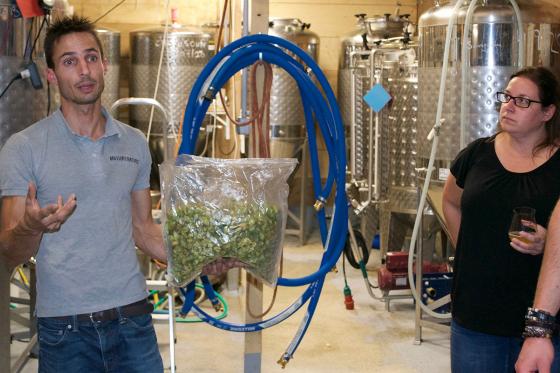 Créez votre propre Whisky - 2 bouteilles de Whisky artisanal incluses, pour 2 personnes  4 