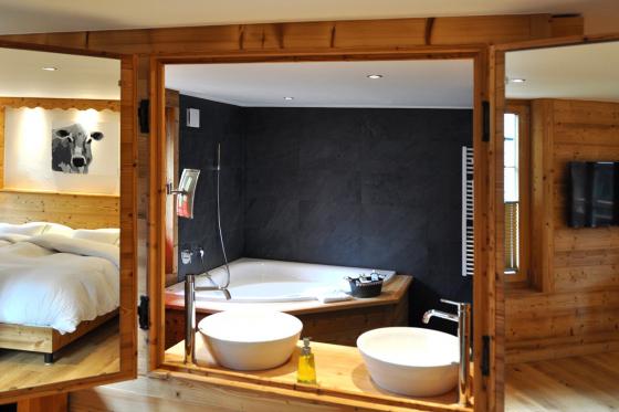 Séjour romantique à Champéry - Une nuit pour 2 avec champagne et repas inclus | en été 4 