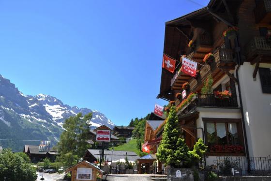 Séjour romantique à Champéry - Une nuit pour 2 avec champagne et repas inclus | en été 6 