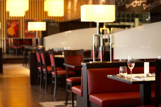 Übernachtung im Westside  - inkl. Bernaqua und Kino Eintritt, Frühstück und Dinner für 2 10 