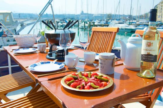 Soirée romantique sur le Léman - fondue  sur un bateau de luxe privatisé 4 