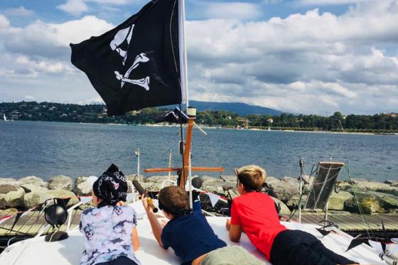 Soirée romantique sur le Léman - fondue  sur un bateau de luxe privatisé 12 