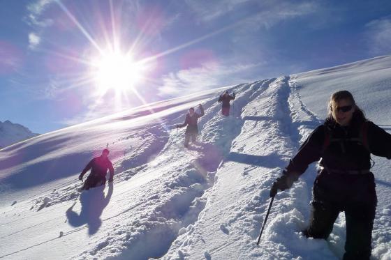 Schneeschutour in Isenfluh - inkl. Guide & Ausrüstung für 2 3 
