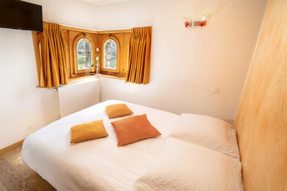 Übernachtung im Schloss - 1 Nacht mit Weinverkostung und Walliser Teller | im Winter 10 