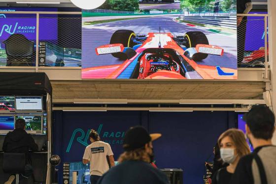 Raceday Package - 3 fois 30 minutes dans un simulateur de course, 1 personne 1 