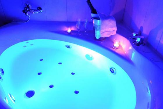 Loveroom à la montagne  - 1 nuit pour 2 personnes, avec petit déjeuner et menu fondue  3 